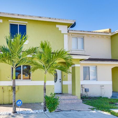 Opa-Locka Townhome, 15 Mi To Miami Beach! Exteriör bild