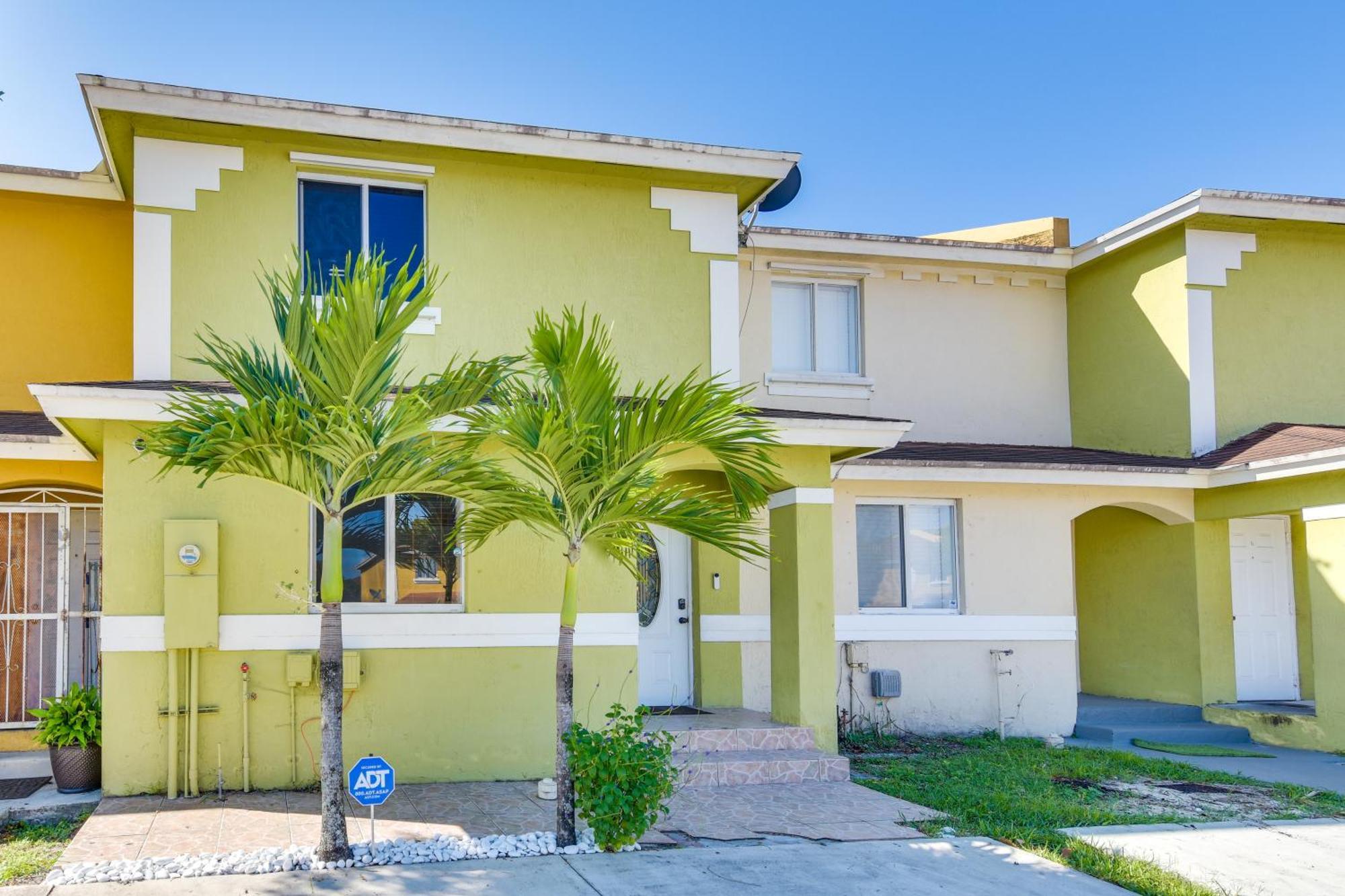Opa-Locka Townhome, 15 Mi To Miami Beach! Exteriör bild