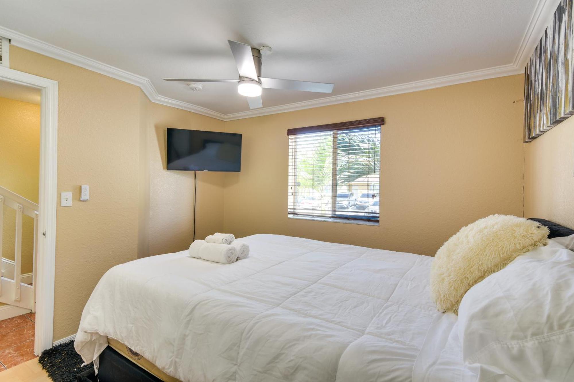 Opa-Locka Townhome, 15 Mi To Miami Beach! Exteriör bild