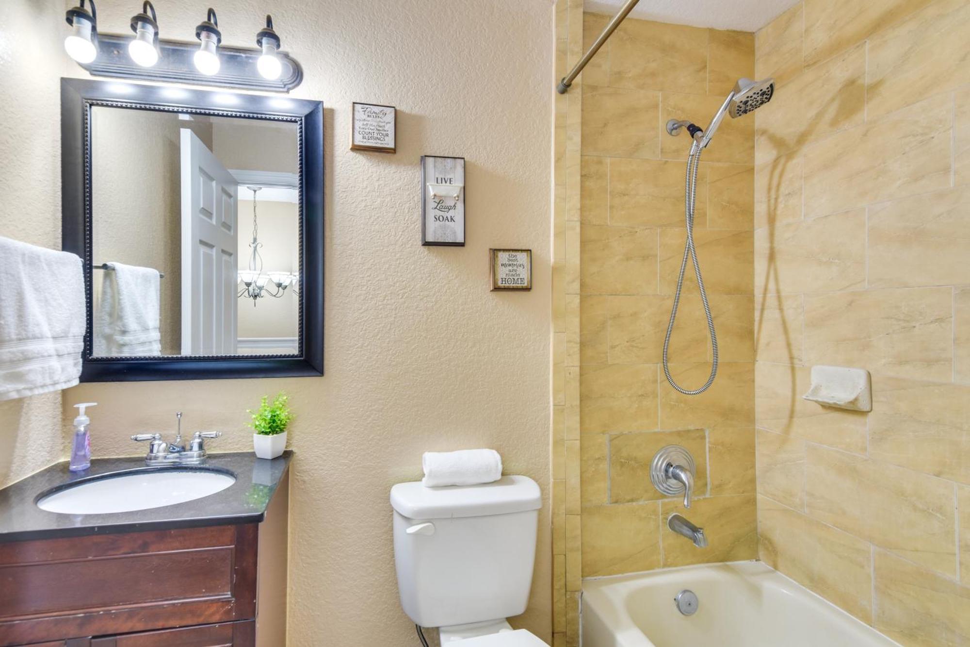 Opa-Locka Townhome, 15 Mi To Miami Beach! Exteriör bild